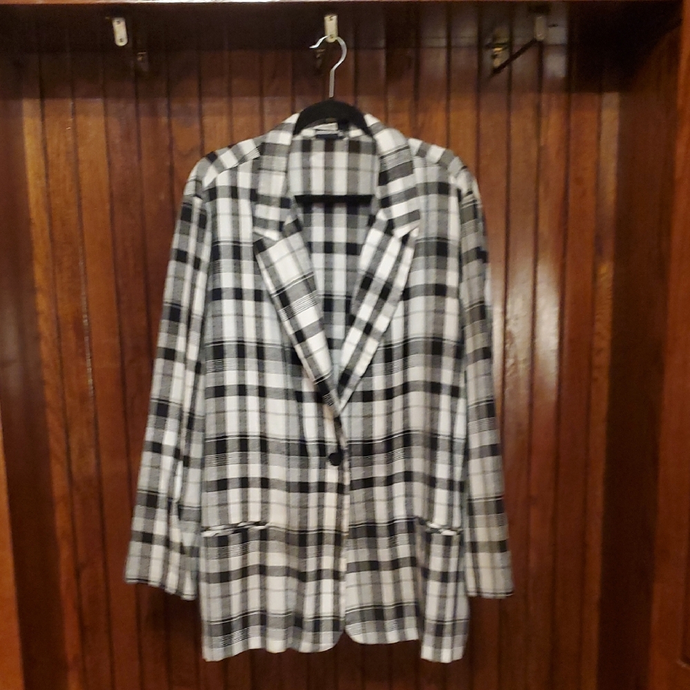 FASHION BUG SIZE 26/28 Plaid Black and White Women's Blazer